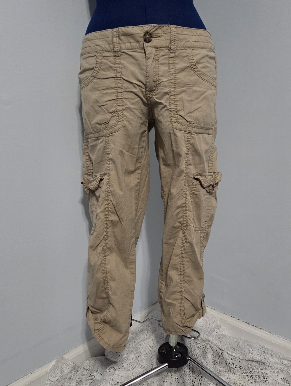 Low Rise Khaki Tan Cotton Cargo Capris Size 9